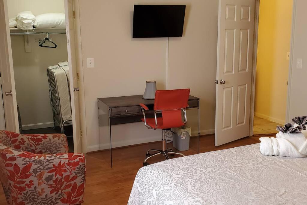Relaxing 3 Bedroom With Free Parking At The Sequoia Appartement
